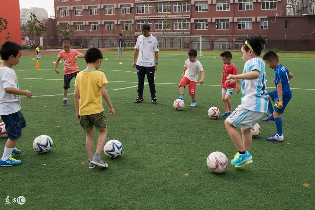 何时能兑现天赋？曾凡博关键2罚全丢葬送比赛