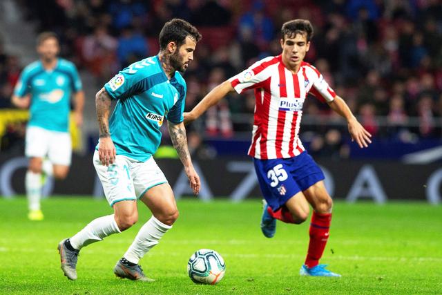 鄢手骐24分辽宁负新疆 格洛弗50分四川负浙江